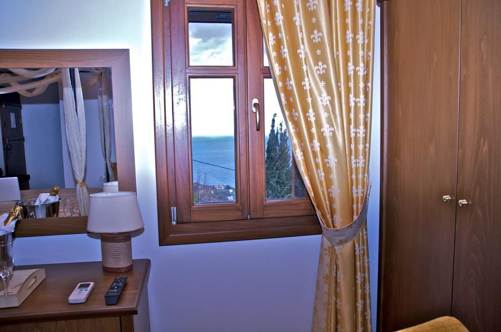 Apartmán Archontiko Papoutsi Mourésion Pokoj fotografie